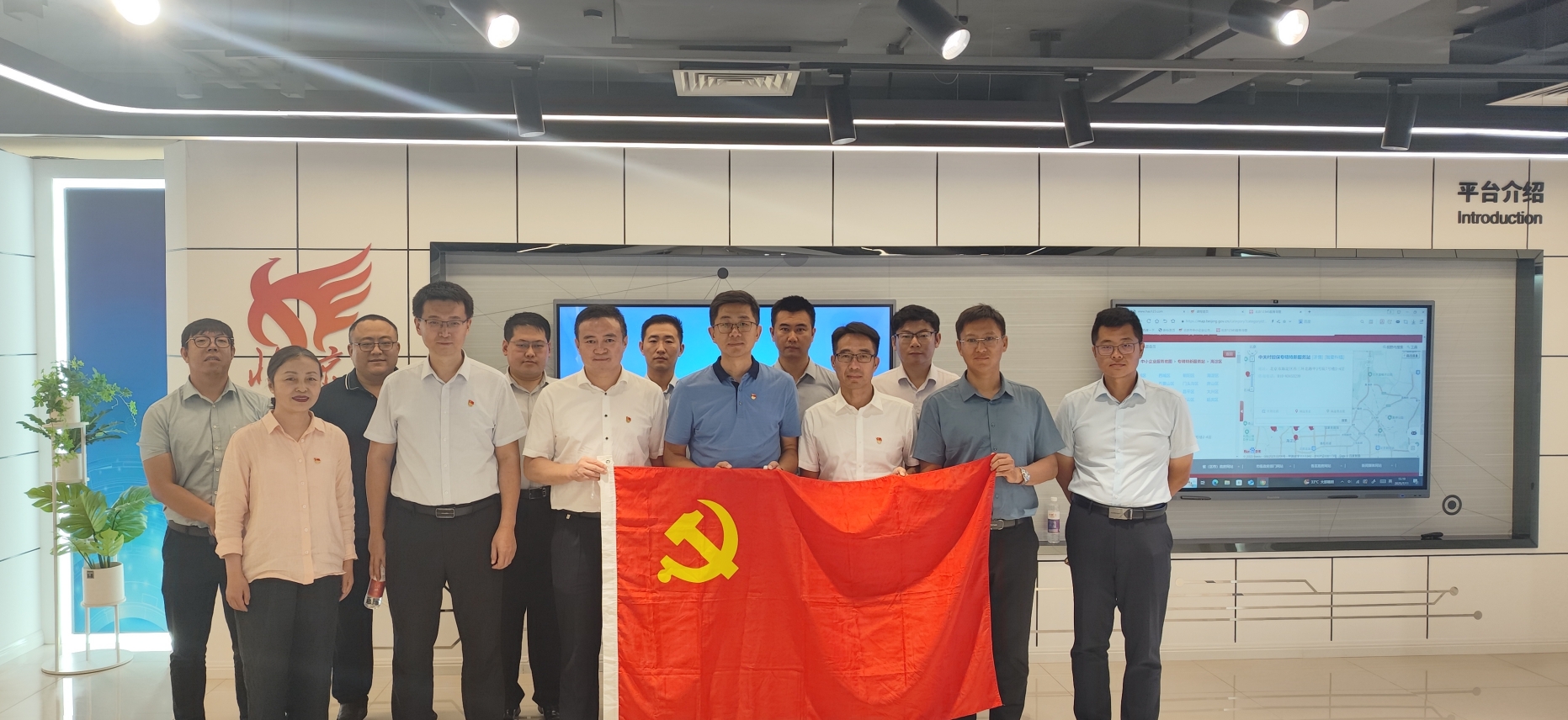 少妇扒开腿让我爽了一夜