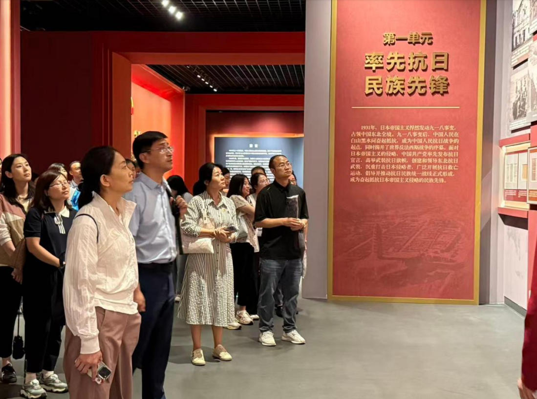 少妇扒开腿让我爽了一夜
