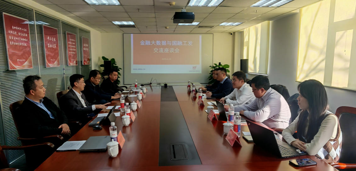 少妇扒开腿让我爽了一夜